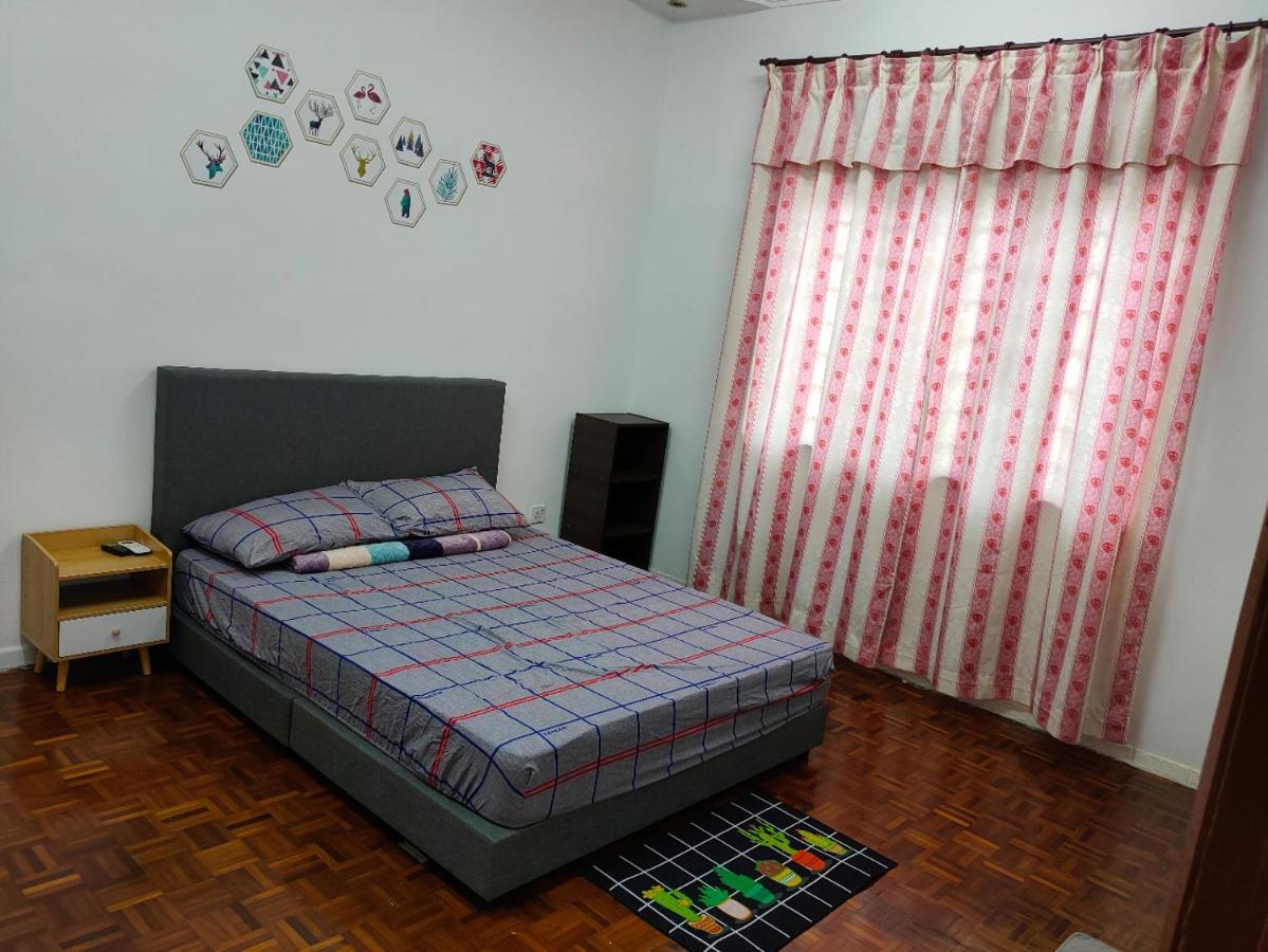 12 To 16 Guests - Happy Taman Bukit Kempas Rumah percutian *