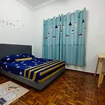 12 To 16 Guests Homestay - Happy Home Taman Bukit Kempas