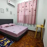 12 To 16 Guests Homestay - Happy Home Taman Bukit Kempas
