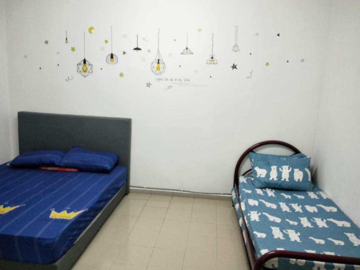Holiday home 12 To 16 Guests - Happy Taman Bukit Kempas Johor Bahru