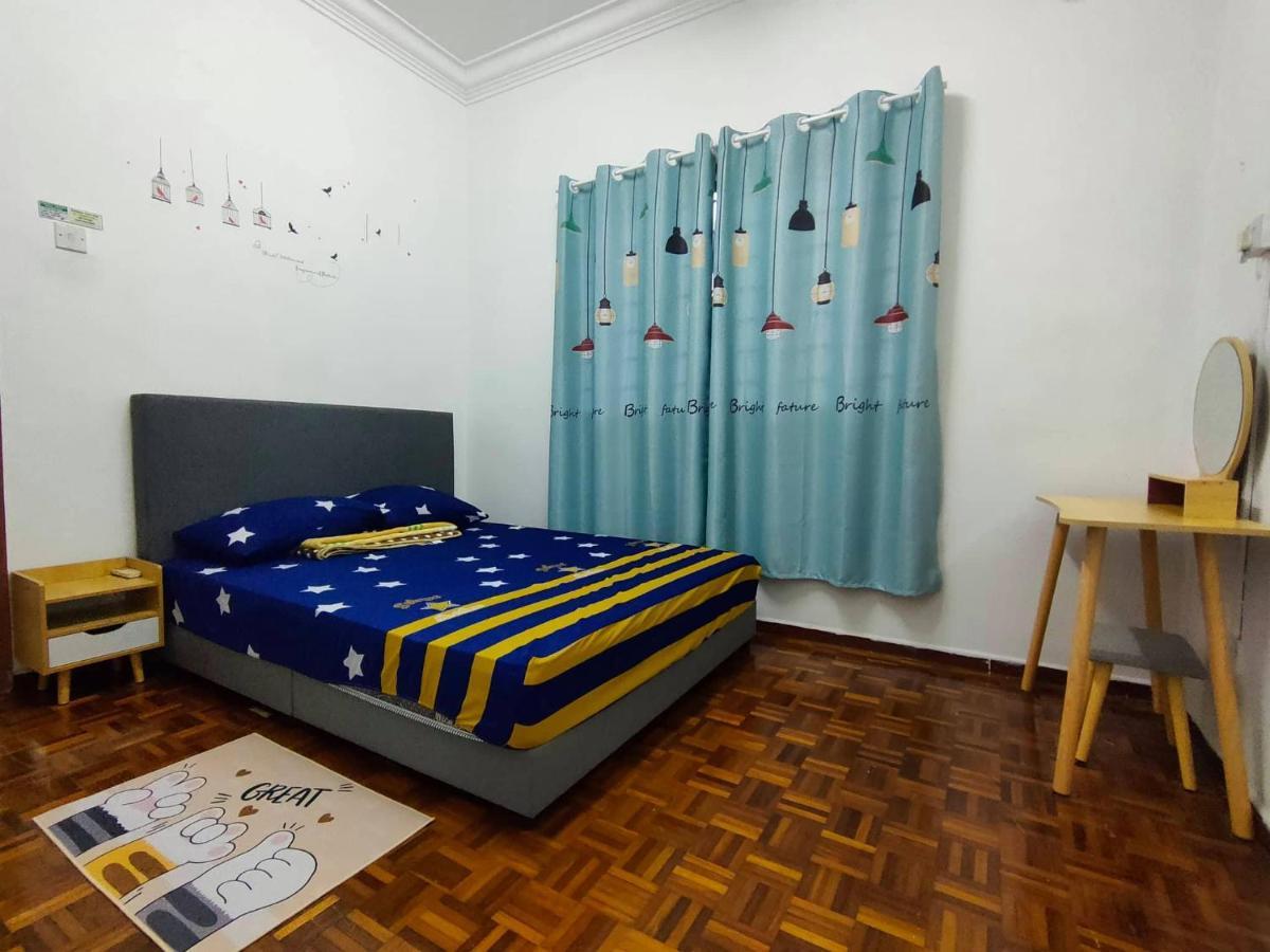 Holiday home 12 To 16 Guests - Happy Taman Bukit Kempas